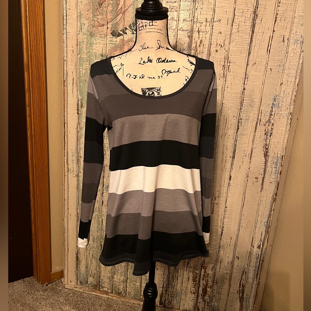 Lularoe Lynnae Size Medium
